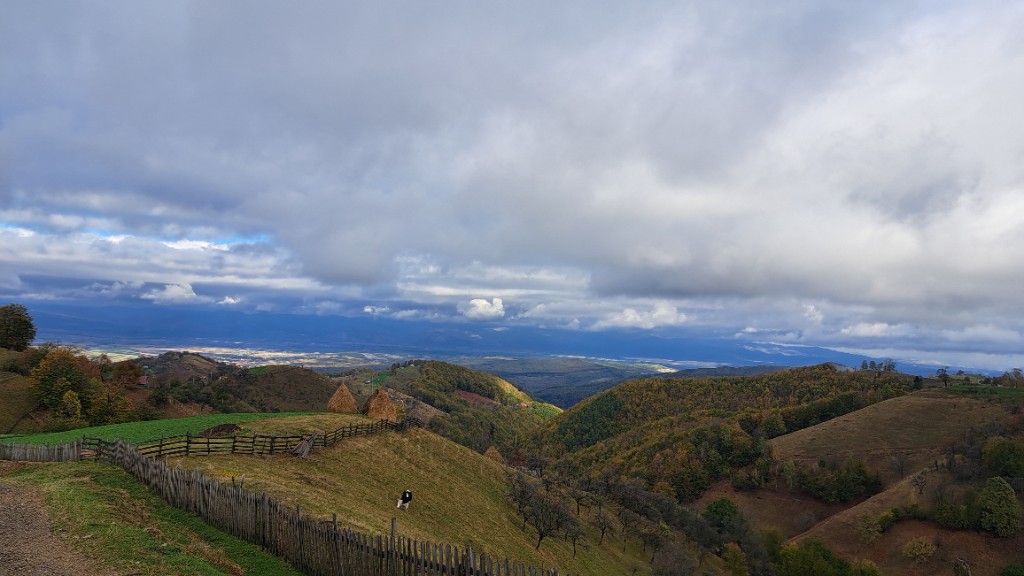 Via Transilvanica landscape – hills and valley